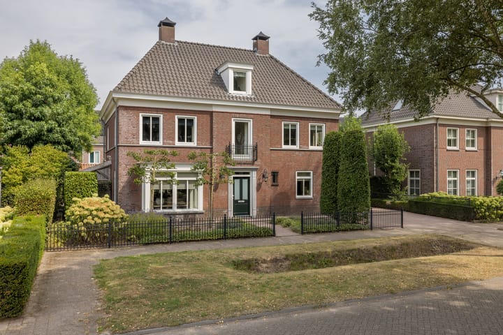 Brand 16 in Helmond foto