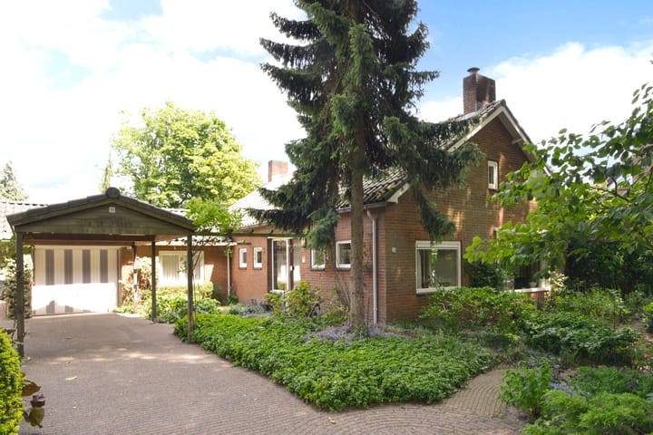 Brede Englaan 11 in Huizen foto