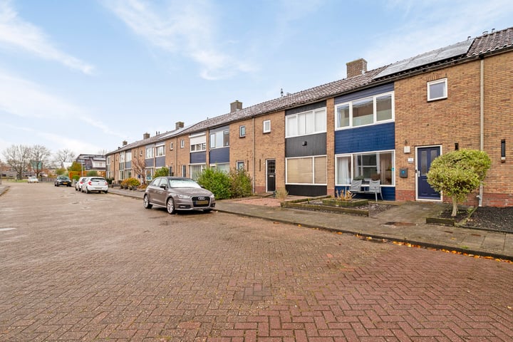 Brederolaan 18 in Winschoten foto