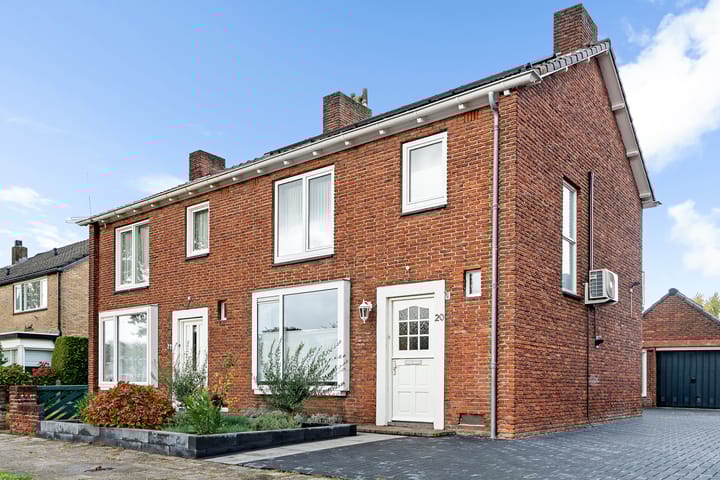 Breemarsweg 20 in Hengelo foto