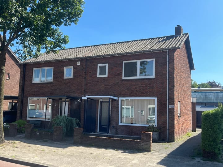 Breemarsweg 219 in Hengelo foto