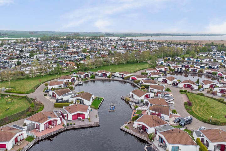 Brekkenweg 4-97 in Lemmer foto