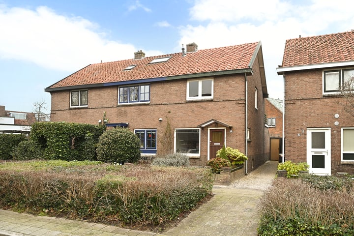 Bremstraat 27 in Baarn foto