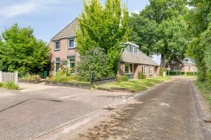 Brinkstraat 6 in Rolde foto