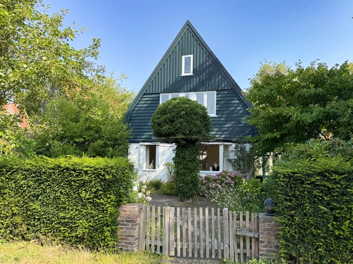 Broekbeeklaan 4 in Bergen (NH) foto