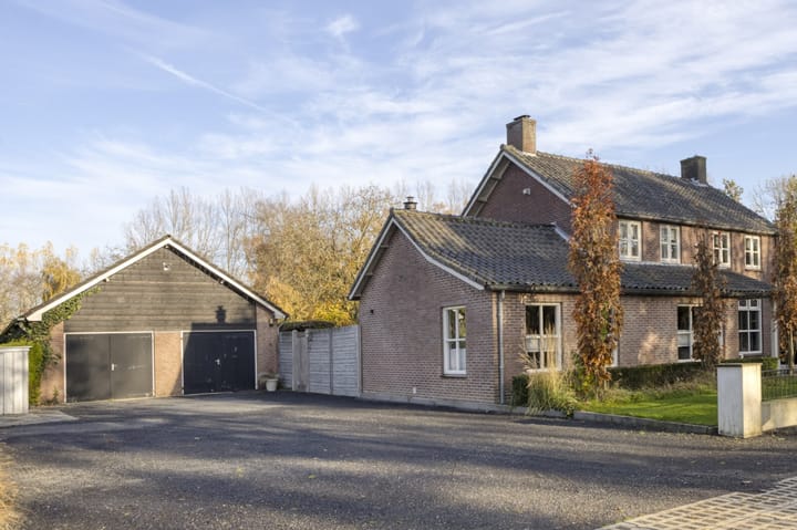 Broekdijk 11 in Best foto