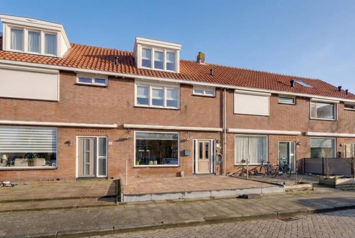 Broekerhavenplantsoen 17 in Volendam