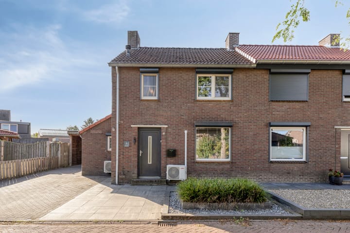 Broekstraat 1 in Koningslust foto