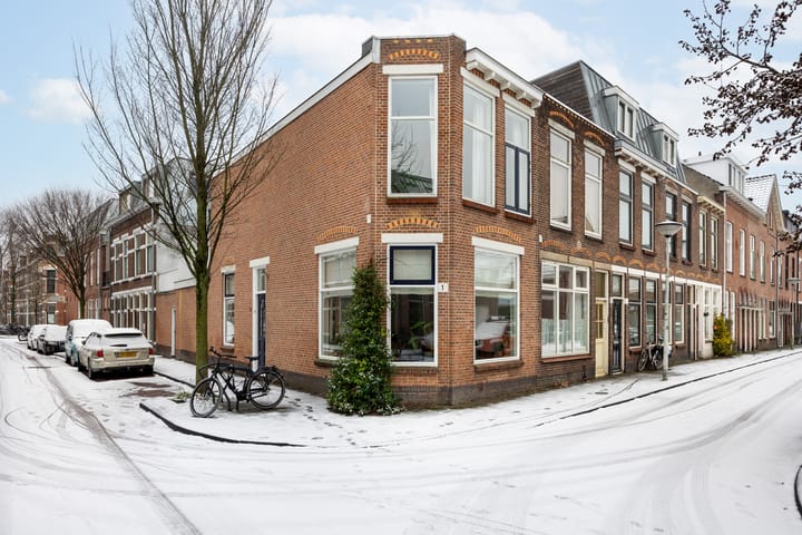 Bronkhorststraat 1 in Leiden foto