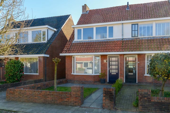 Bruinsslotstraat 25 in Drachten foto