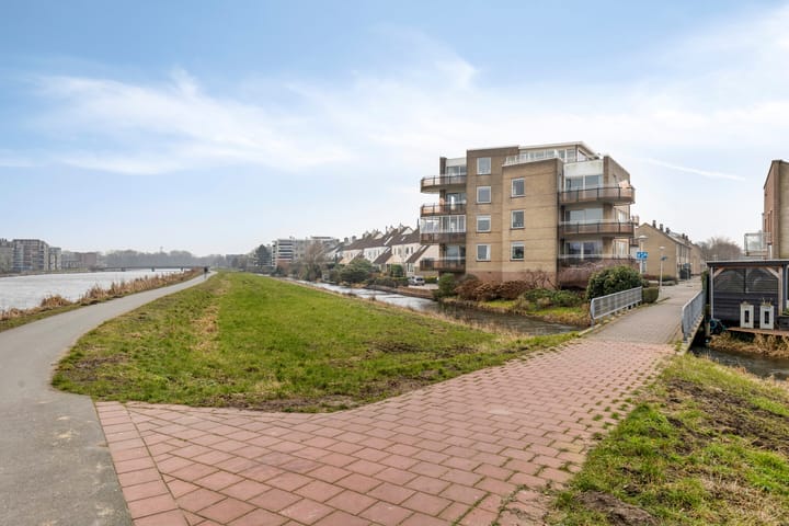 Buitendijklaan 120 in Leiderdorp foto