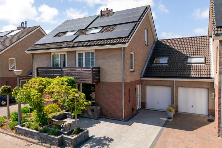 Buizerderf 22 in Voorschoten foto