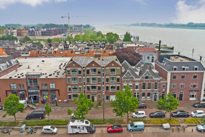 Burg. De Jonghkade 30 in Maassluis foto