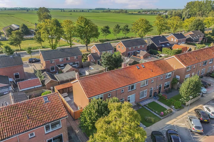 Burg G H Mulierstraat 24 in Sloten