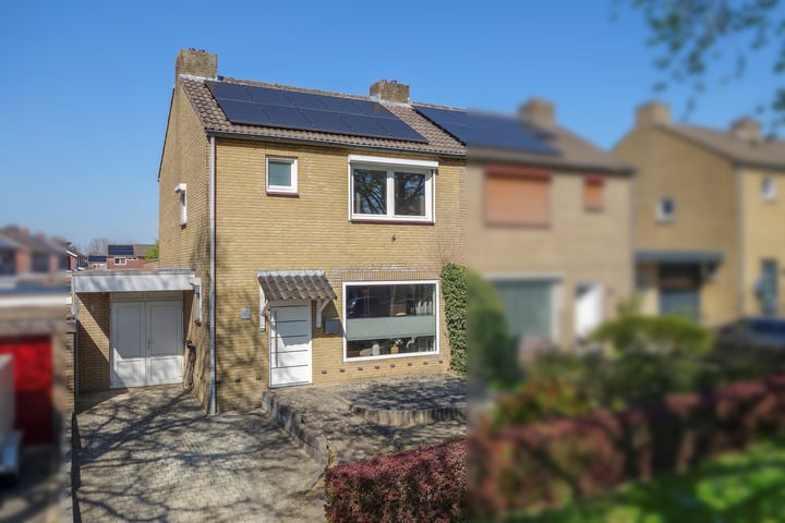 Burg Maenenstraat 57 in Elsloo foto