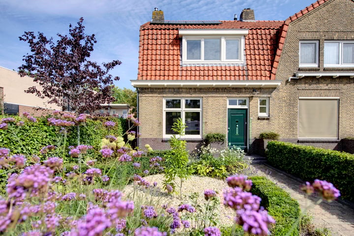 Burg. Schönfeldsingel 37 in Winschoten foto