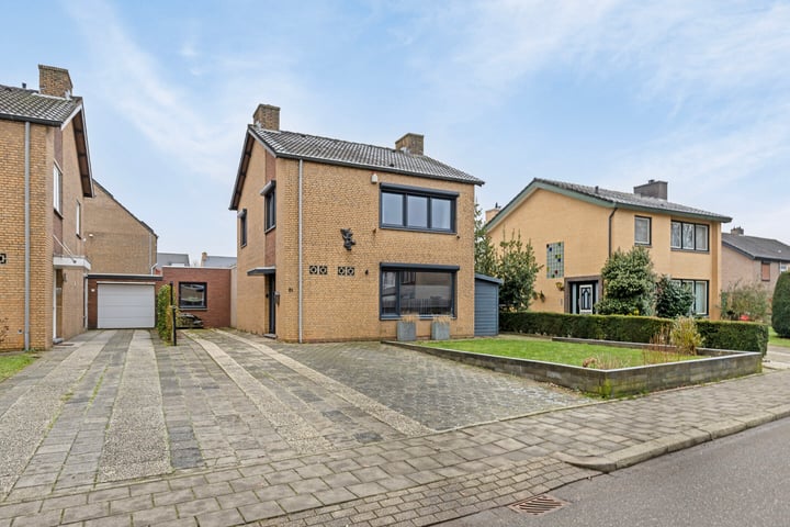 Burg. Smeetsstraat 31 in Munstergeleen foto