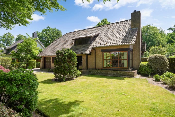 Burg. Vogelslaan 59 in Oisterwijk foto