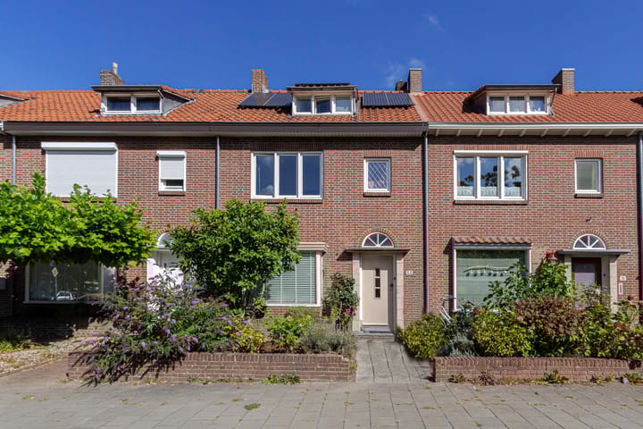 Burg. Waszinkstraat 33 in Heerlen foto