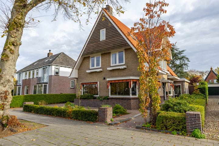 Burgemeester Bartelsstr 9 in Hoogezand foto