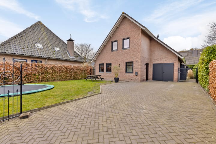 Burgemeester Buijsstraat 8 in Herpt