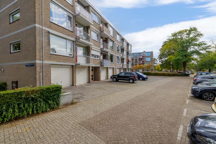 Burgemeester Crezéestraat 141 in Ridderkerk foto