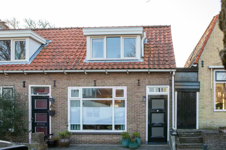 Burgemeester Eschauzierstraat 5 in West-Terschelling foto