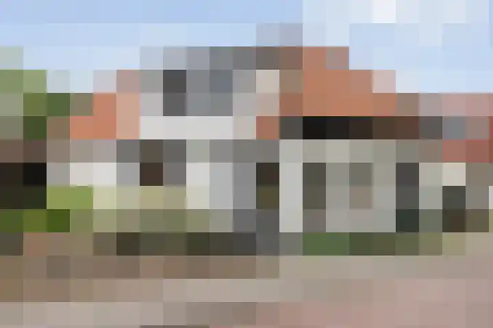 Burgemeester G W Stroinkweg 24 in Zuidveen