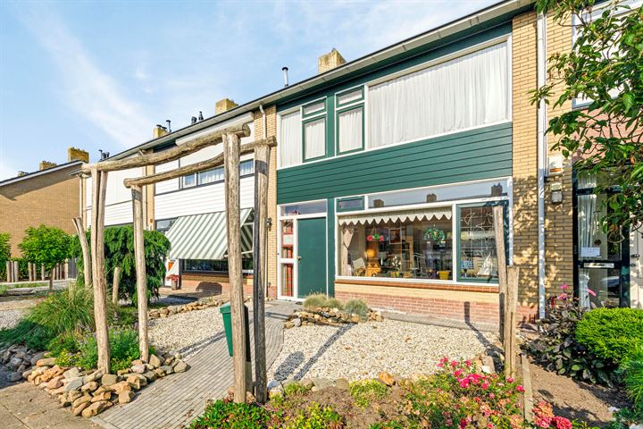 Burgemeester Hoytema van Konijnenburglaan 25 in Scherpenzeel foto