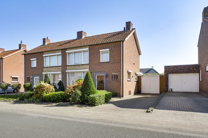 Burgemeester Mertensstraat 61 in Roggel foto