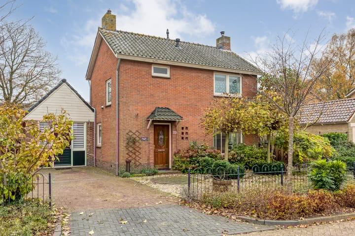 Burgemeester Nijsinghweg 22 in Ruinerwold foto