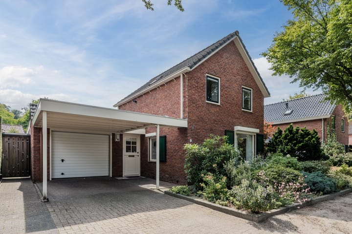 Burgemeester Schade van Westrumlaan 9 in Heerde foto