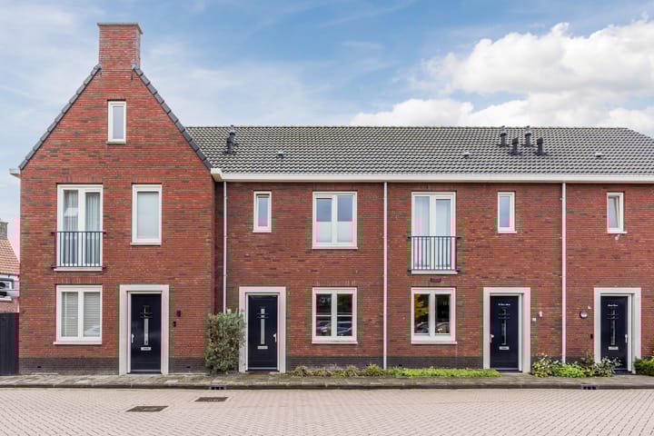 Burgemeester Schoonheijtstraat 5 in Roosendaal foto