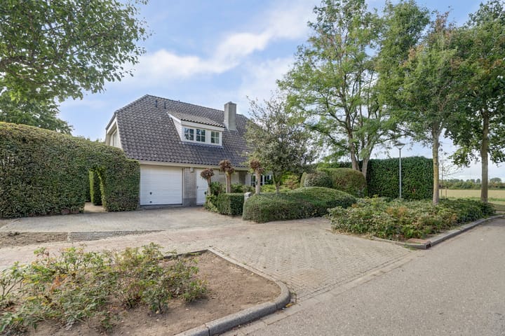 Burgemeester Sprengerlaan 2 in Ewijk foto