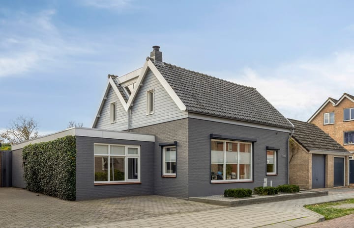 Burgemeester van Campenhoutstraat 13 in Made