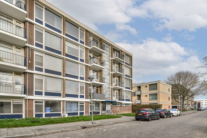 Burgemeester Van Haarenlaan 682 in Schiedam foto