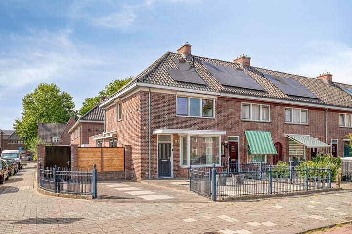 Burgemeester van Houtlaan 147 in Helmond foto