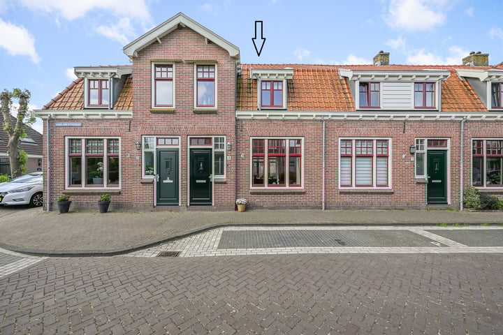 Burgemeester van Lithstraat 18 in Uitgeest foto