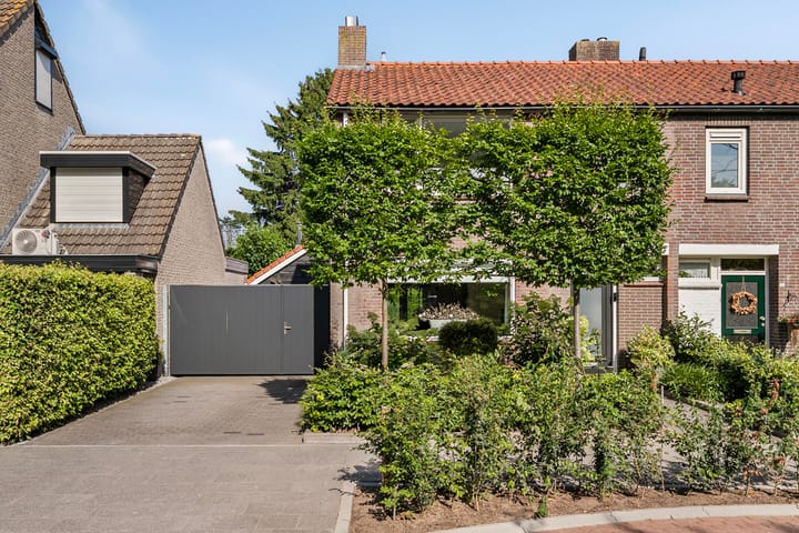 Burgemeester van Poppelstraat 130 in Gilze foto