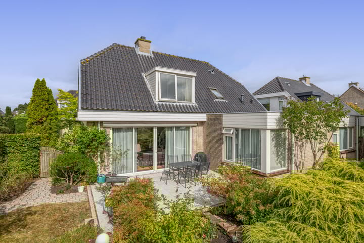 Burgemeester Van Waninglaan 12 in Krimpen aan den IJssel foto