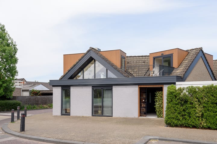 Burgemeester Viezeestraat 1A in Bleskensgraaf ca foto