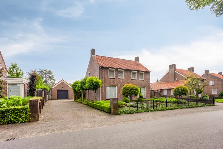 Burgemeester Woltersstraat 45 in Heesch foto