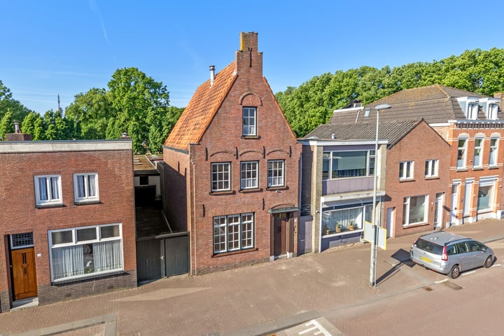 Burgerhoutsestraat 30 in Roosendaal foto