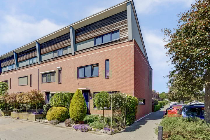 Burgplantsoen 2 in Heerhugowaard foto