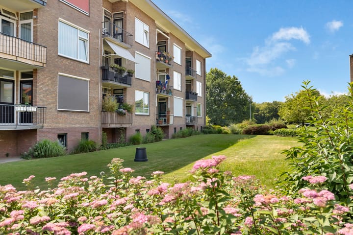 C. Evertsenstraat 123 in Hilversum foto