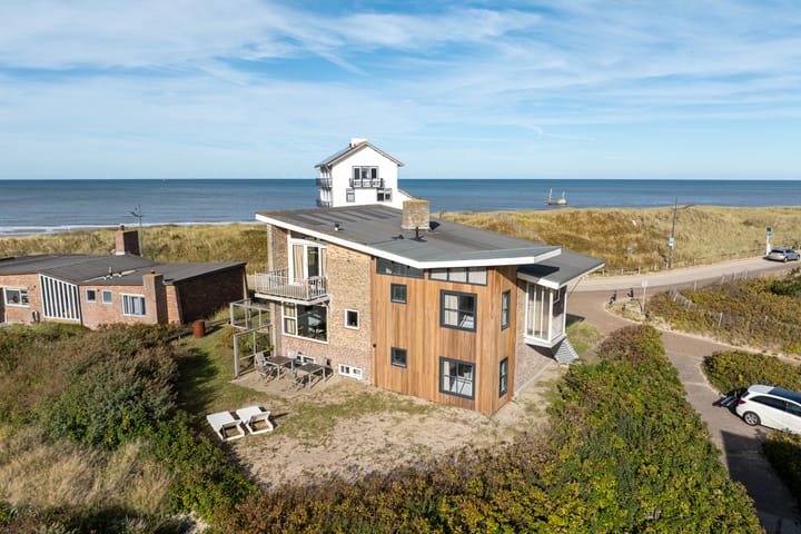 C.F. Zeiler Boulevard 16 in Bergen aan Zee