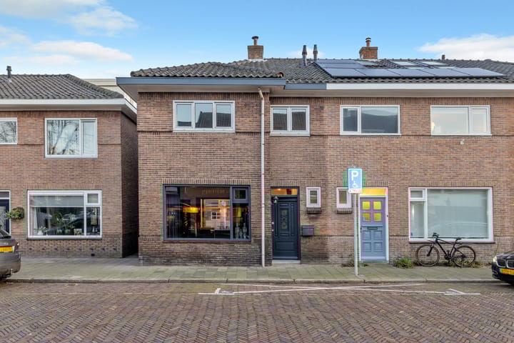 C.H. Moensstraat 36 in Beverwijk