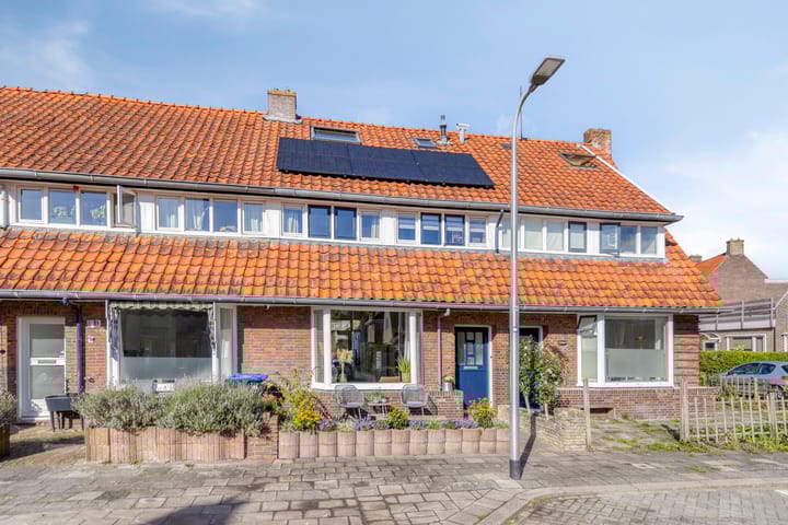 Camperstraat 13 in Leeuwarden foto