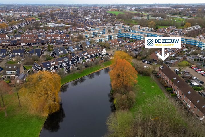 Cannenburchstraat 2 in Hellevoetsluis foto