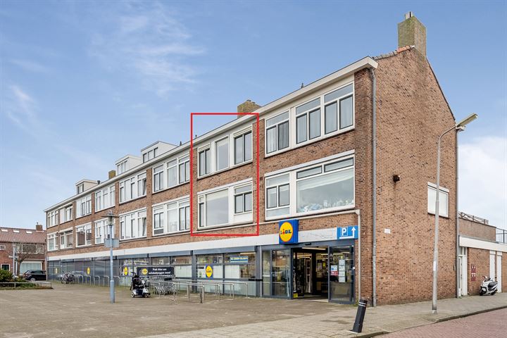 Canopusplein 14 in IJmuiden foto